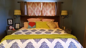 NEW BEAUTIFUL ROOM! Bedside tables. Sconces.  Black out curtains. New sheets. New quilt. New duvet. Comfy throw. Cute pillows. Accents. LOVE! 